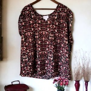 Pure Energy Abstract Hi Low Hem Top Size 3X